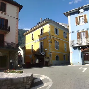 Central Hotel Saint-Pierre-dʼAlbigny